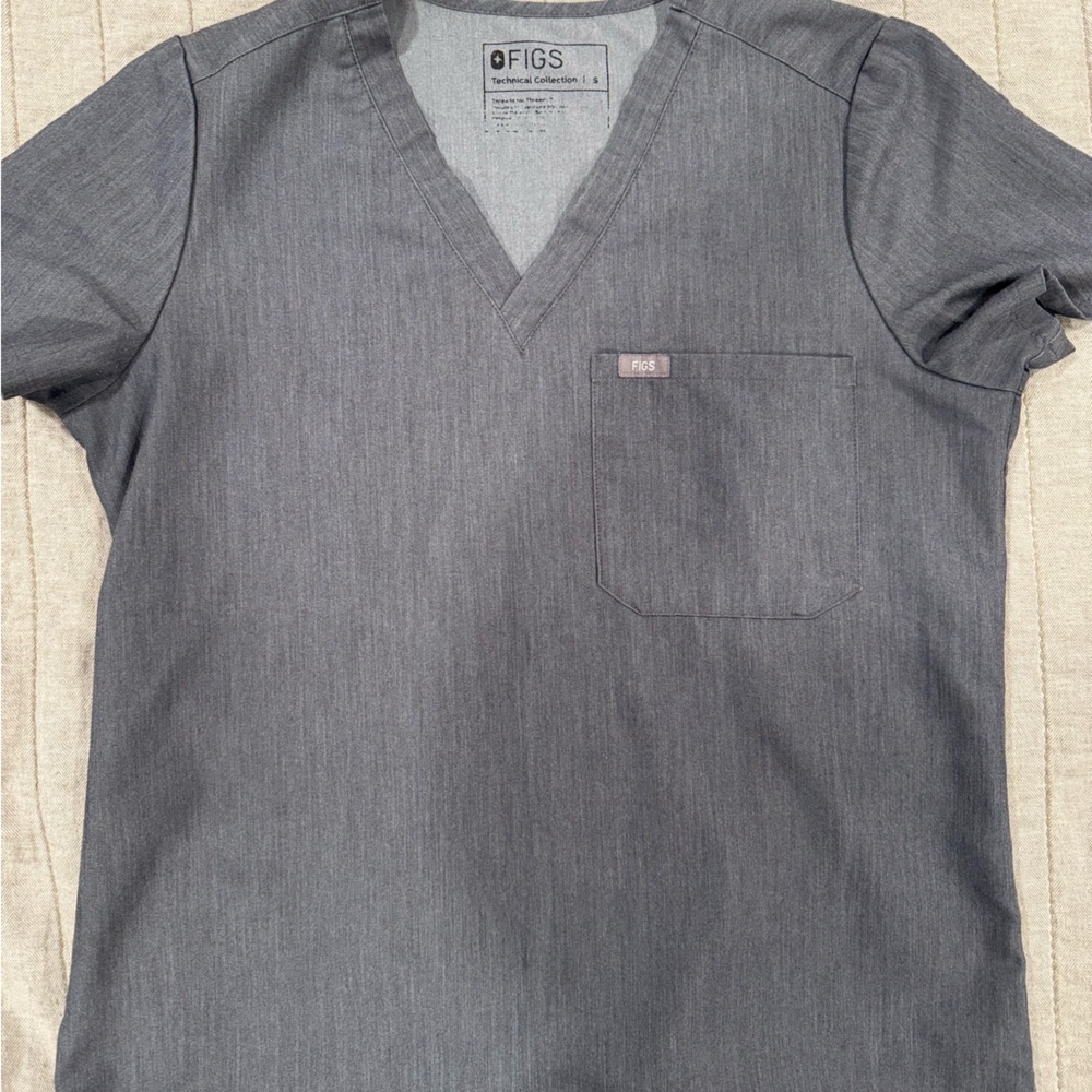 FIGS Catarina One Pocket Scrub Top Size Small Gray